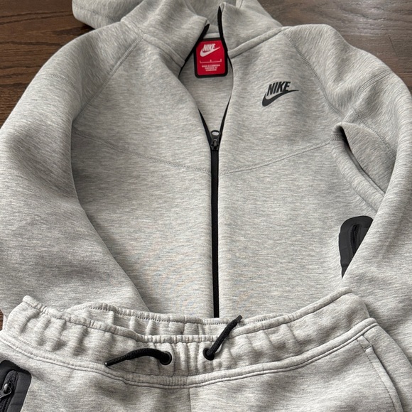 Nike Kids Light Gray Jogger Set - Picture 2 of 4